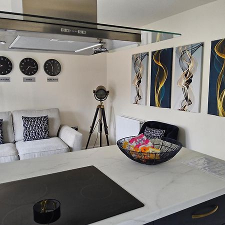 5 Star Luxury Small Cosy House With Lake View Doncaster Luaran gambar