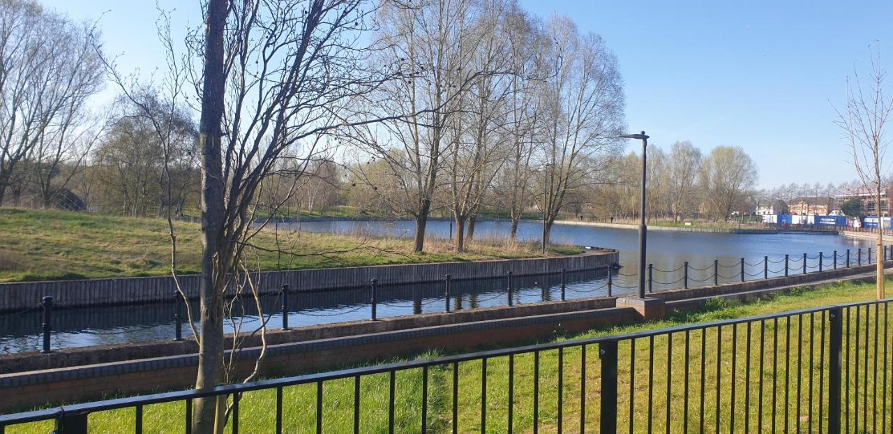 5 Star Luxury Small Cosy House With Lake View Doncaster Luaran gambar